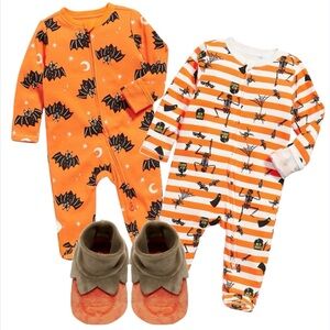 NWT Bundle Halloween Pumpkin Skeleton for 0-3 Months Zip Sleeper Velour Slippers